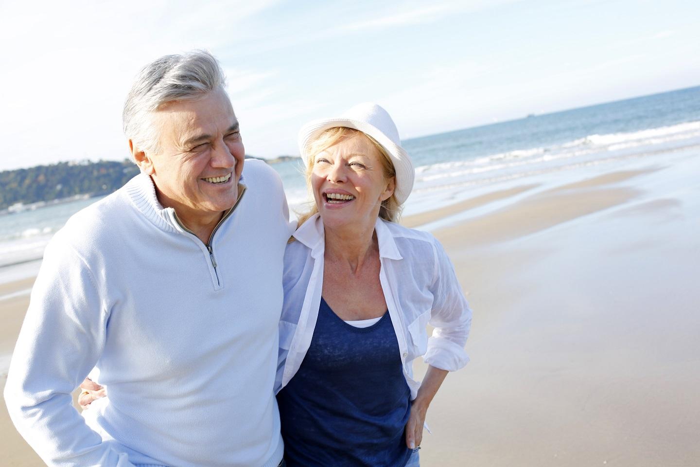 senior-couple-at-the-beach