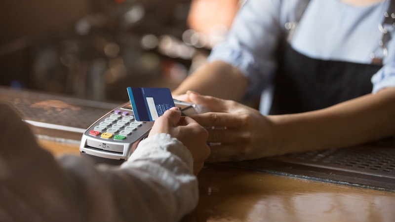 7.4 Million Britons Leading “An Almost Cashless Life”