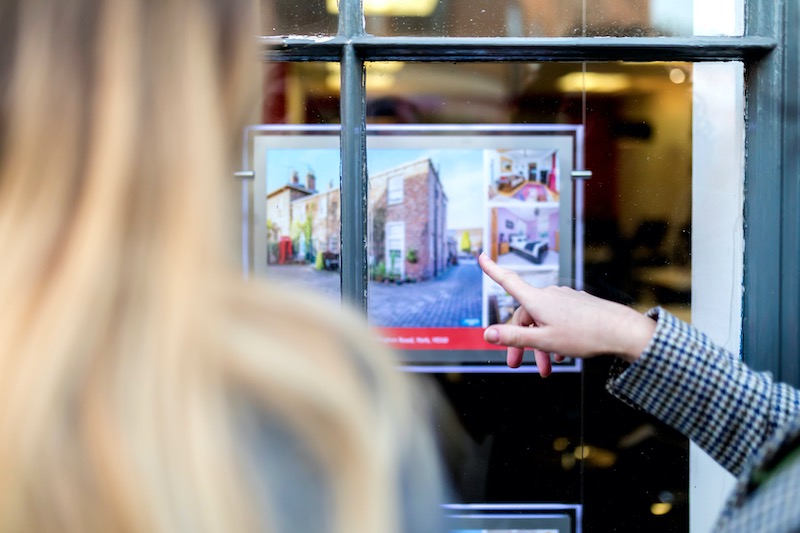 Record Number of Buyers House Hunting