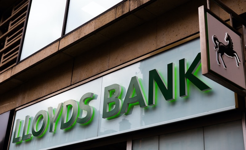 Lloyds to Gift 5,000 Current Account Customers £200