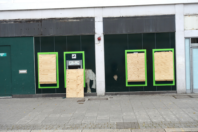 5% of UK Bank Branches Shuttered in Just Three Months