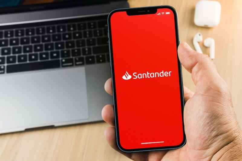 Santander, Lloyds, and TSB Have the “Most Unreliable” Online Banking