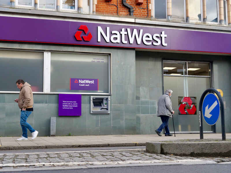 32 NatWest and RBS Branches to Close