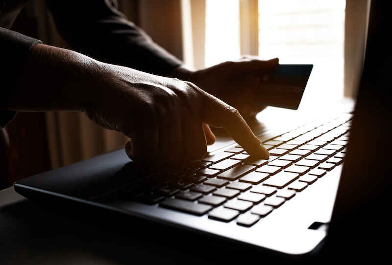 Bogus Credit Card Applications Hit Five-Year High in 2021