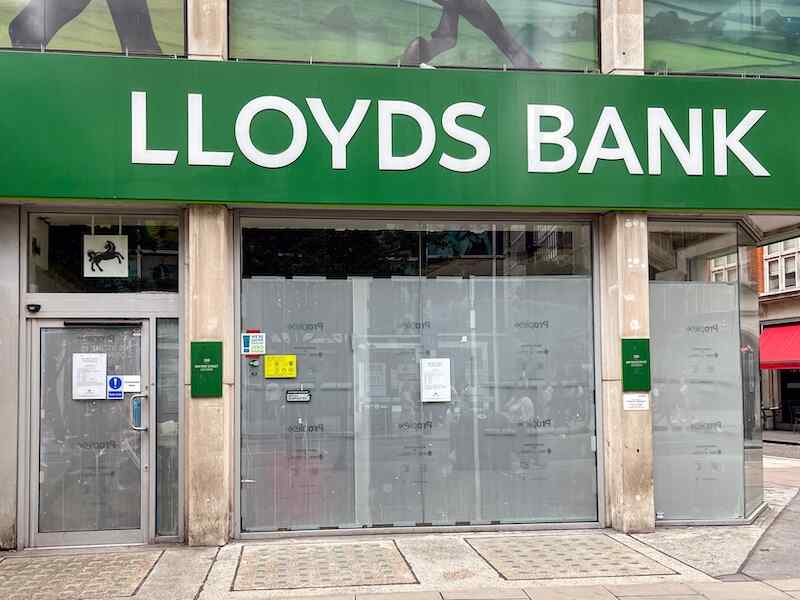 Another 20 Lloyds and 8 Halifax Branches to Close